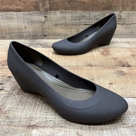 Crocs Dual Comfort Brown Rubber Slip On Wedge Heels Size 8 GREAT! - Picture 1 of 6